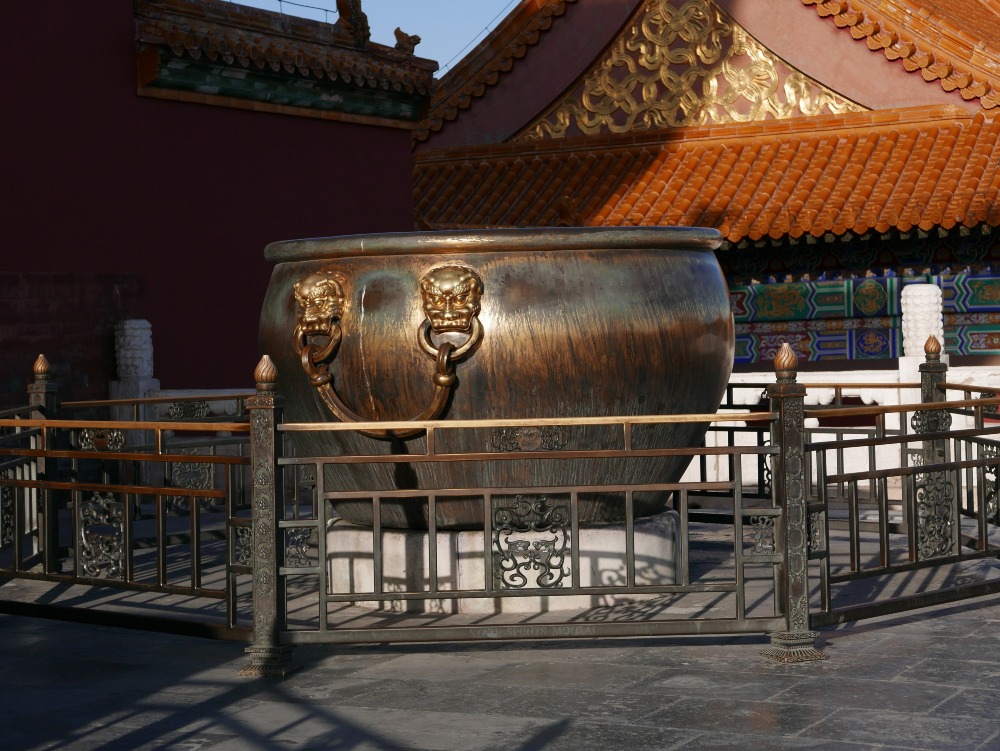 北京故宮太和殿水缸