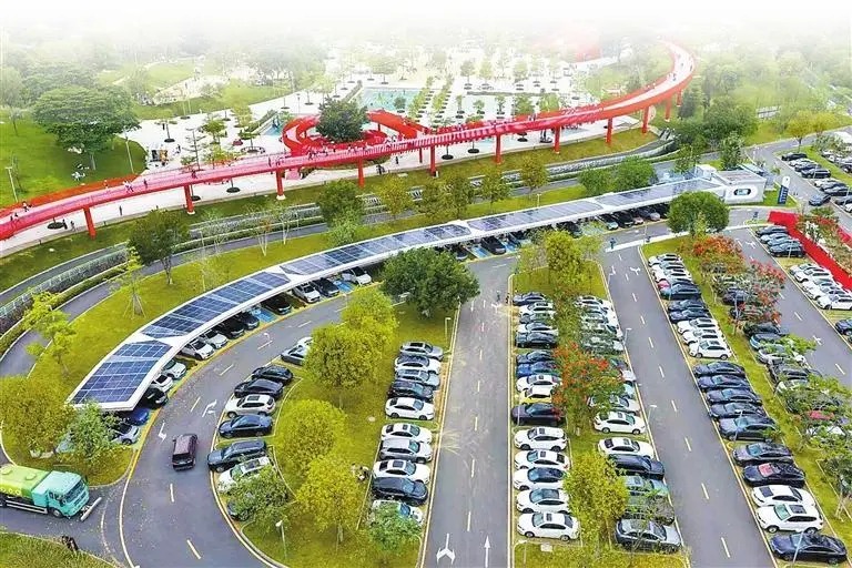 深圳光明虹橋公園超充站全景