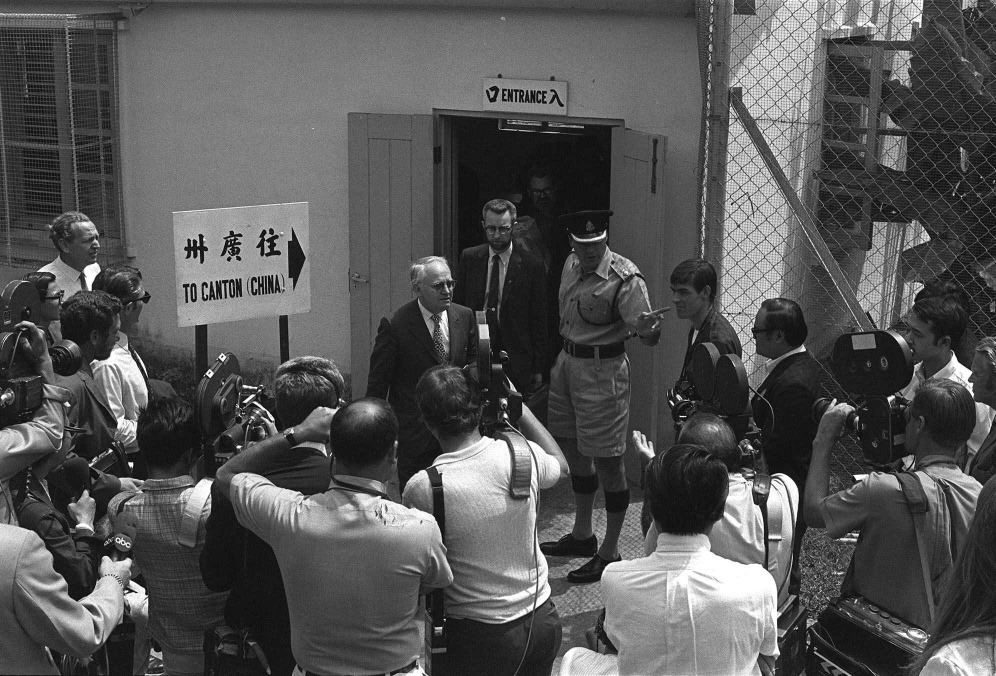 當年美國運動員從日本取道香港，經羅湖乘火車到廣州，再輾轉抵達北京。（圖片來源：AP）