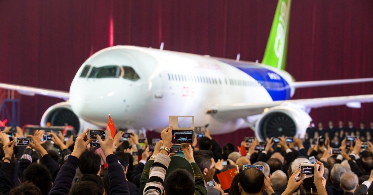 C919的全名是COMAC C919，C是中國英文名稱China的首字母，第一個「9」寓意天長地久，「19」則代表客機最大載客量為190座。這架飛機標誌改革開放新里程。