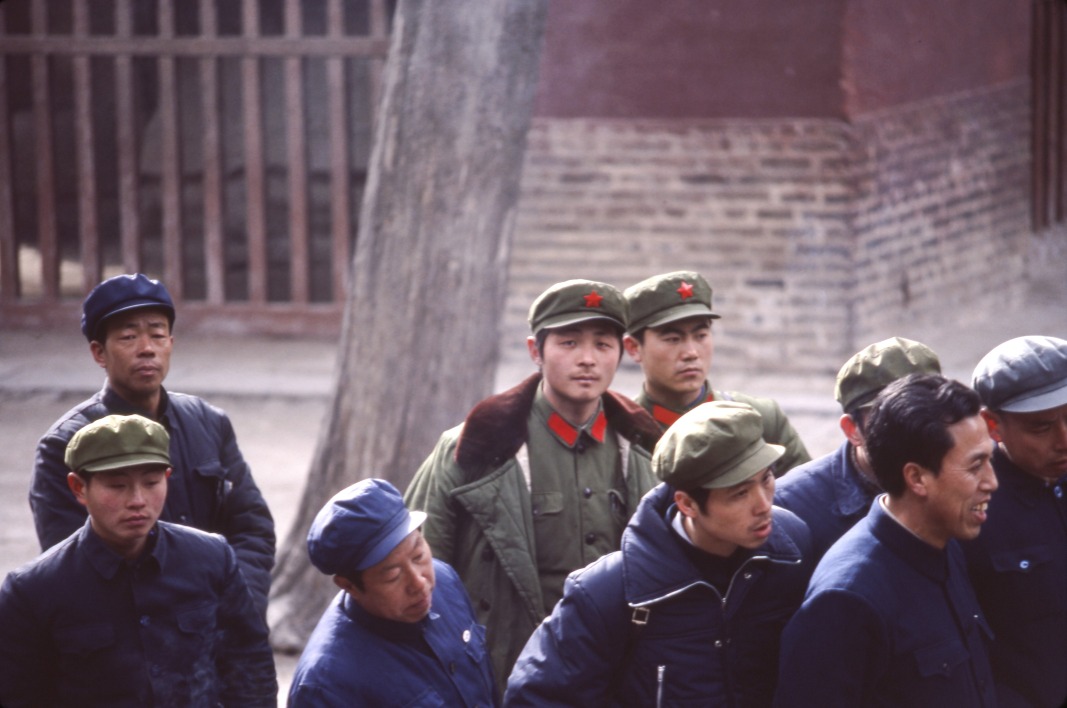 當代中國-改革開放-改革開放鄧小平百軍裁軍 減冗員提升軍政素質