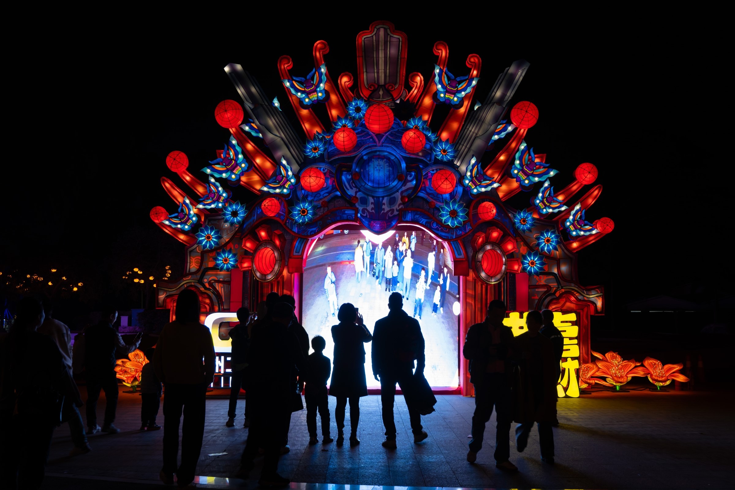 The largest Greater Bay Area Lantern Festival lights up in Nansha ...