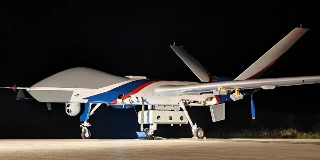 翼龍大型無人機，屬於軍民兩用機型，在廣西水災中保障應急通信。