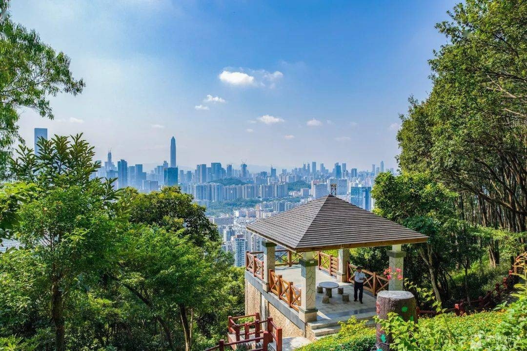 五园连通-银湖山公园 深圳“五园连通”行山径全长17公里,连接5大公园,是深圳“山海连城”计划第一批完成的公园群项目。