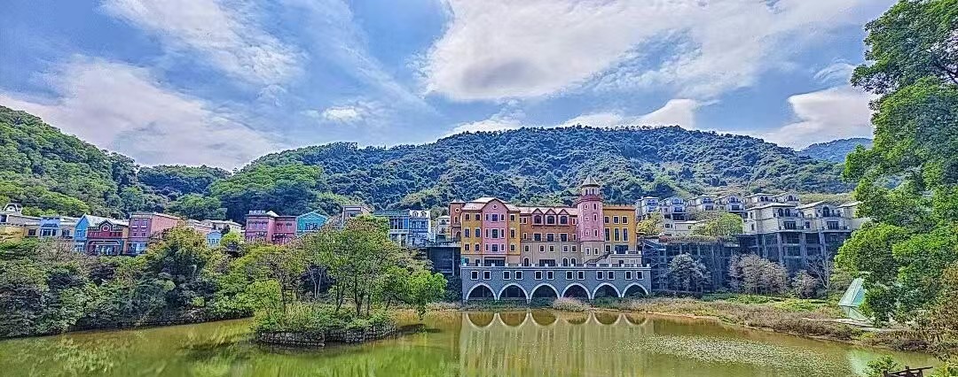 五园连通-银湖山公园 深圳“五园连通”行山径全长17公里,连接5大公园,是深圳“山海连城”计划第一批完成的公园群项目。