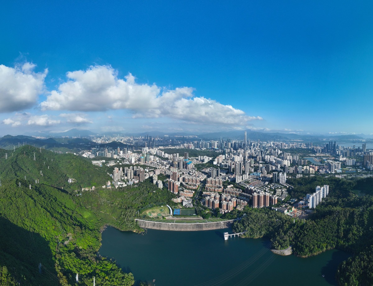 五园连通-梅林山公园 深圳“五园连通”行山径全长17公里,连接5大公园,是深圳“山海连城”计划第一批完成的公园群项目。