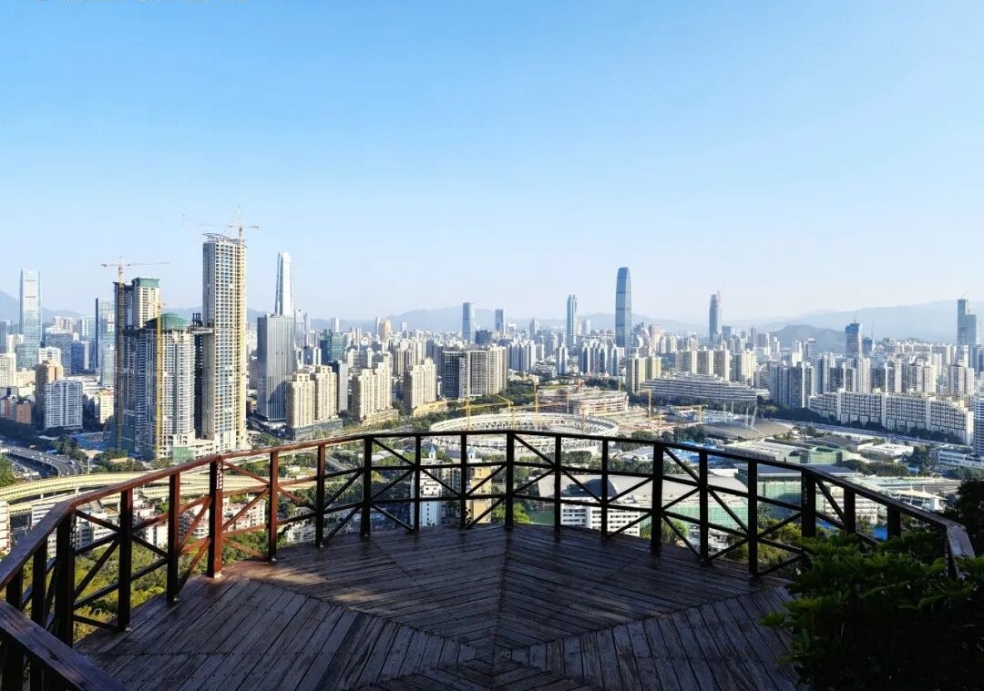 五园连通-笔架山公园 深圳“五园连通”行山径全长17公里,连接5大公园,是深圳“山海连城”计划第一批完成的公园群项目。