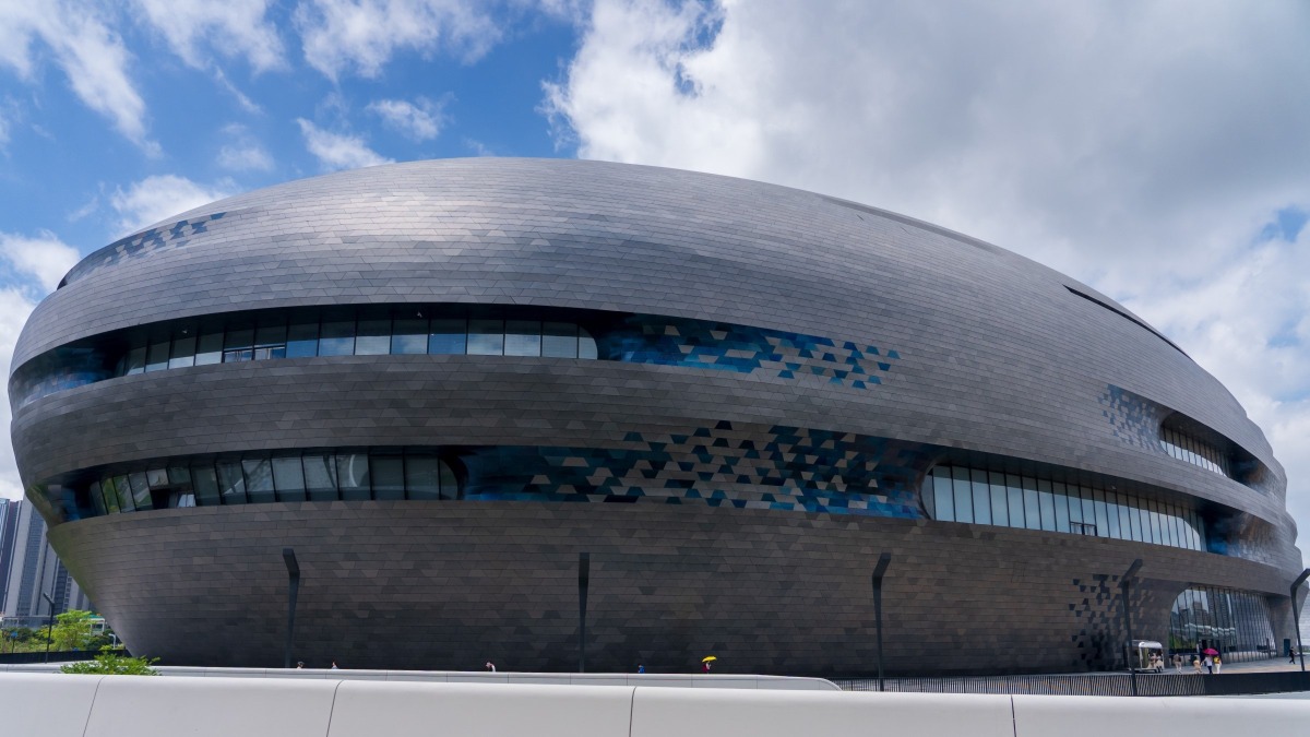 2025年，深圳地铁再度提速！先后有6条新线（段）开通，织网密度和客流量均稳居全国第一。