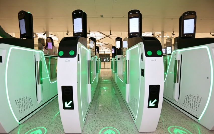 新皇崗口岸「三道門」一體化閘機 新皇崗口岸「三道門」一體化閘機