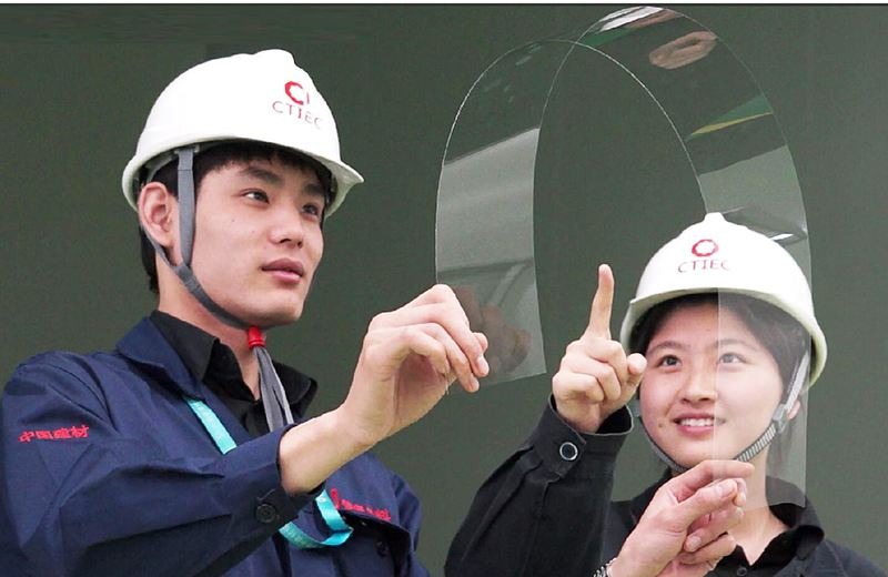 當代中國-中國科技-智慧生活-超薄玻璃