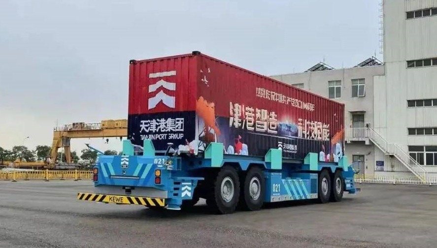 ART transport robot carrying a container