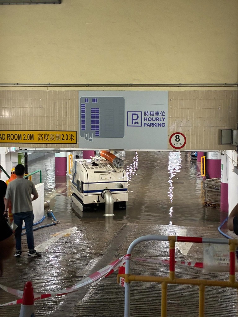 “龙吸水”排水机械人