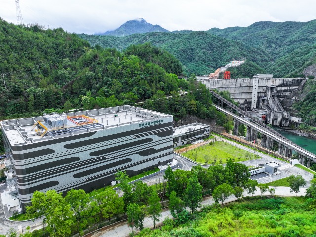 浙江緊水灘綠色數據中心就建在水庫旁邊