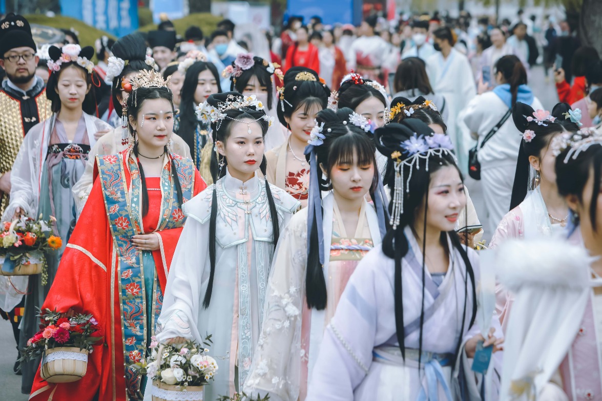 當代中國-中國旅遊-中國文化-漢服-花朝節