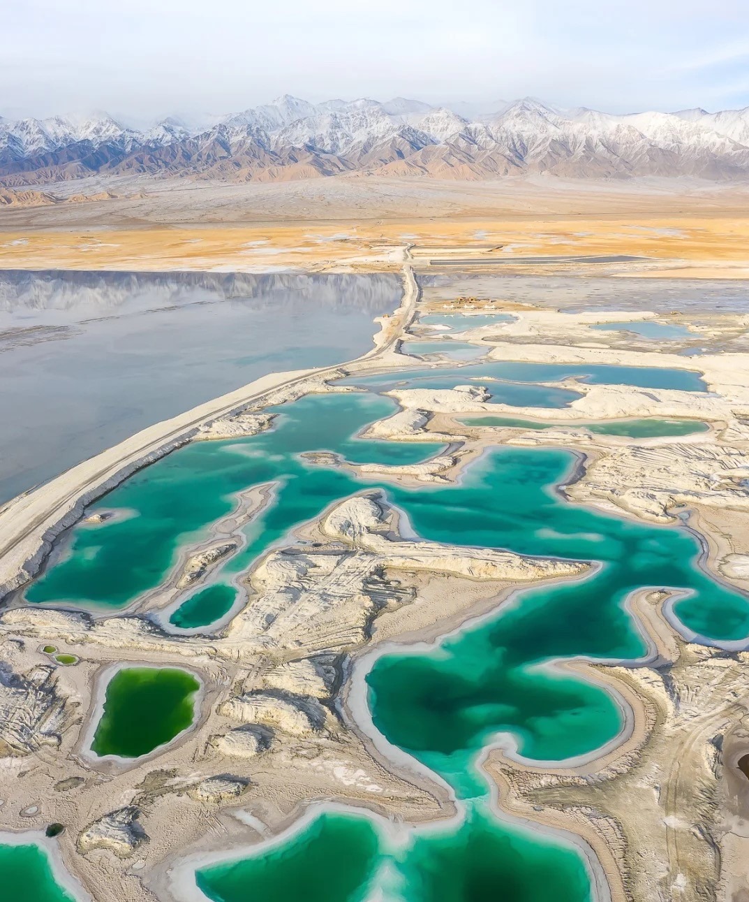 當代中國-中國旅遊-彩色湖泊-青海-内蒙古-鹽湖