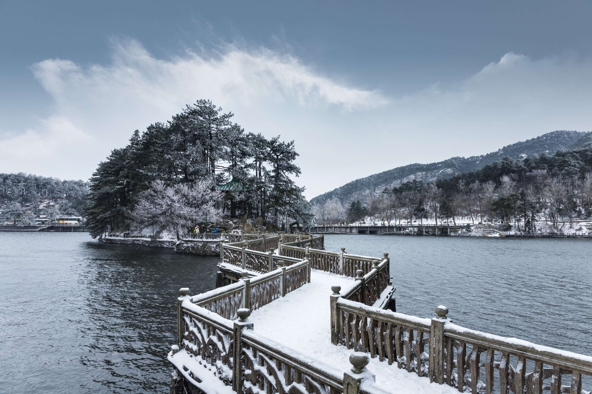 廬山如琴湖九曲橋雪景