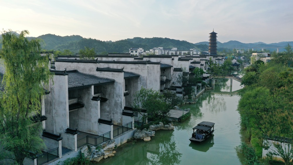 婺女洲白天