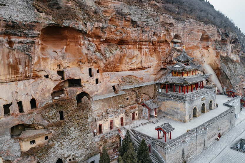 陝西彬州大佛寺石窟 陝西彬州大佛寺石窟全景