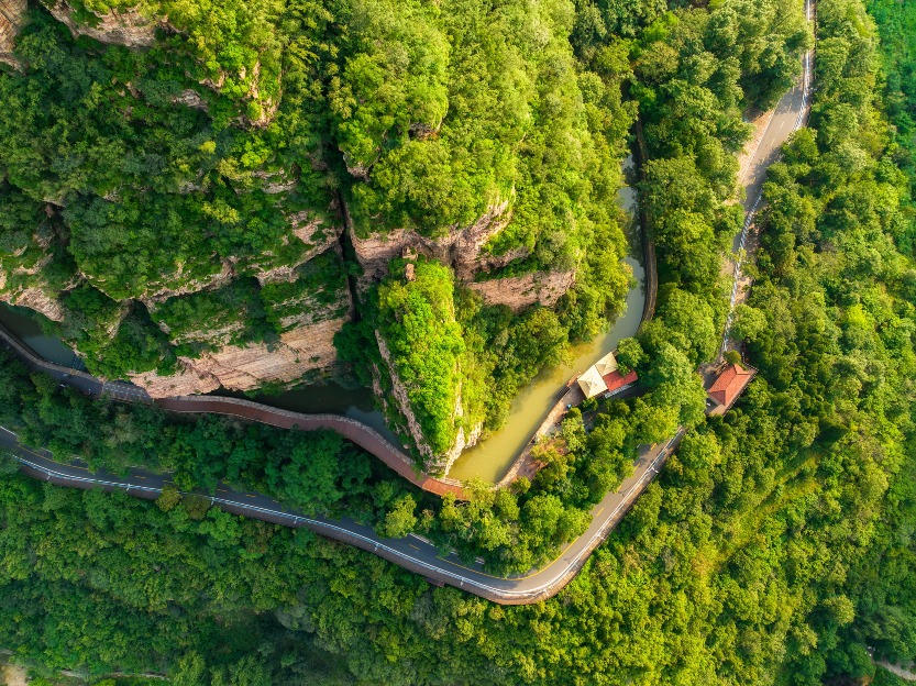 河南林州紅旗渠 於林州太行山腰開鑿的紅旗渠