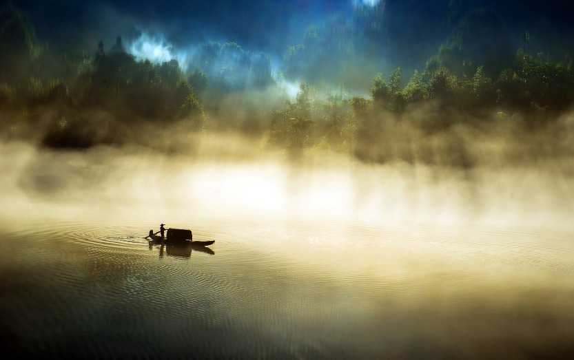 湖南郴州小東江 湖南郴州小東江風光,晨霧彌漫,漁夫撒網