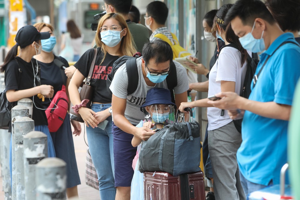 社會民生-深圳放寬入境1