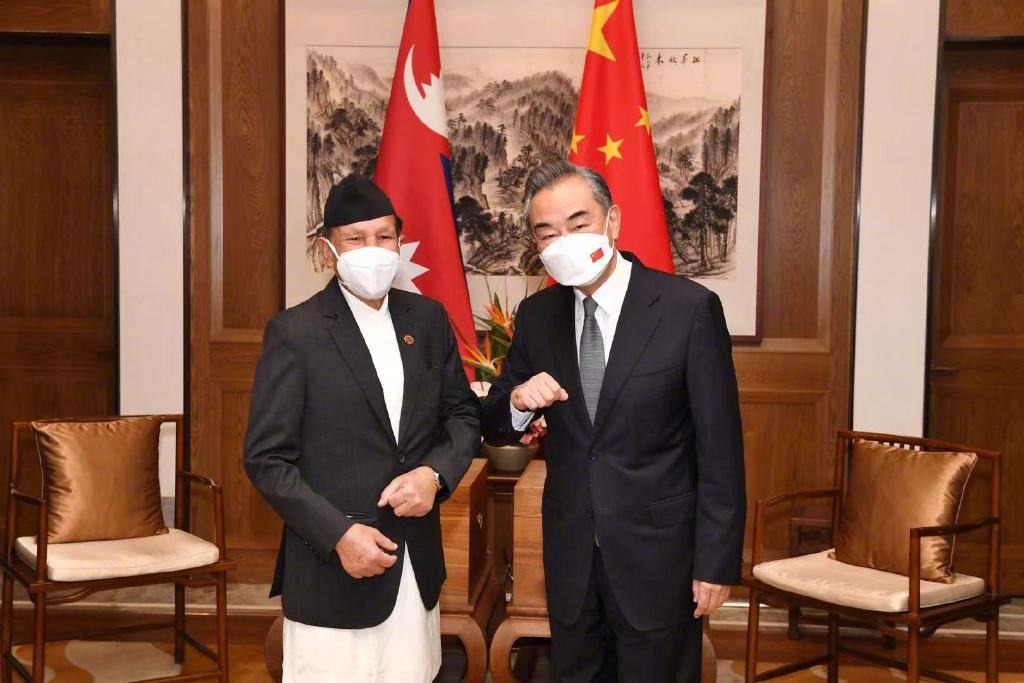 中國外長王毅與尼泊爾外長卡德加會談