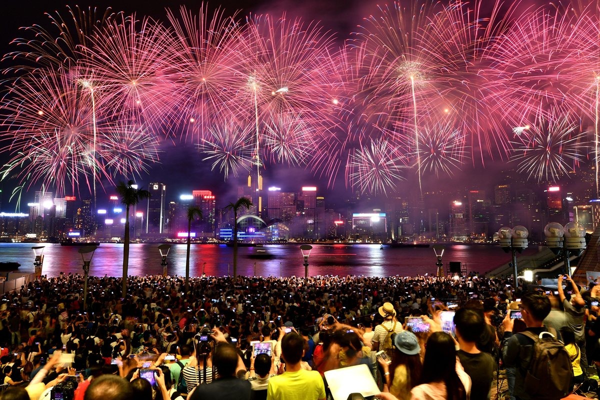 時隔5年 香港復辦國慶煙花匯演 盤點全港最佳觀賞地 | 社會民生 | 焦點縱覽 | 當代中國