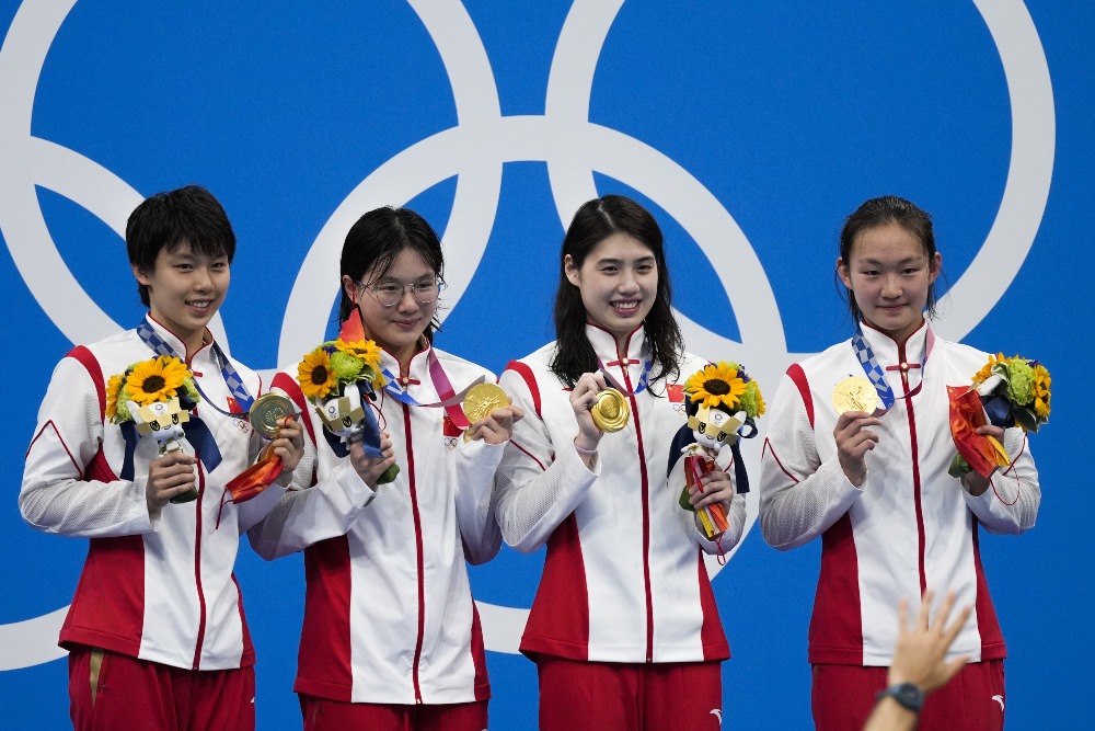 當代中國-體育運動-東京奧運中國女子4X200蝶泳奪冠