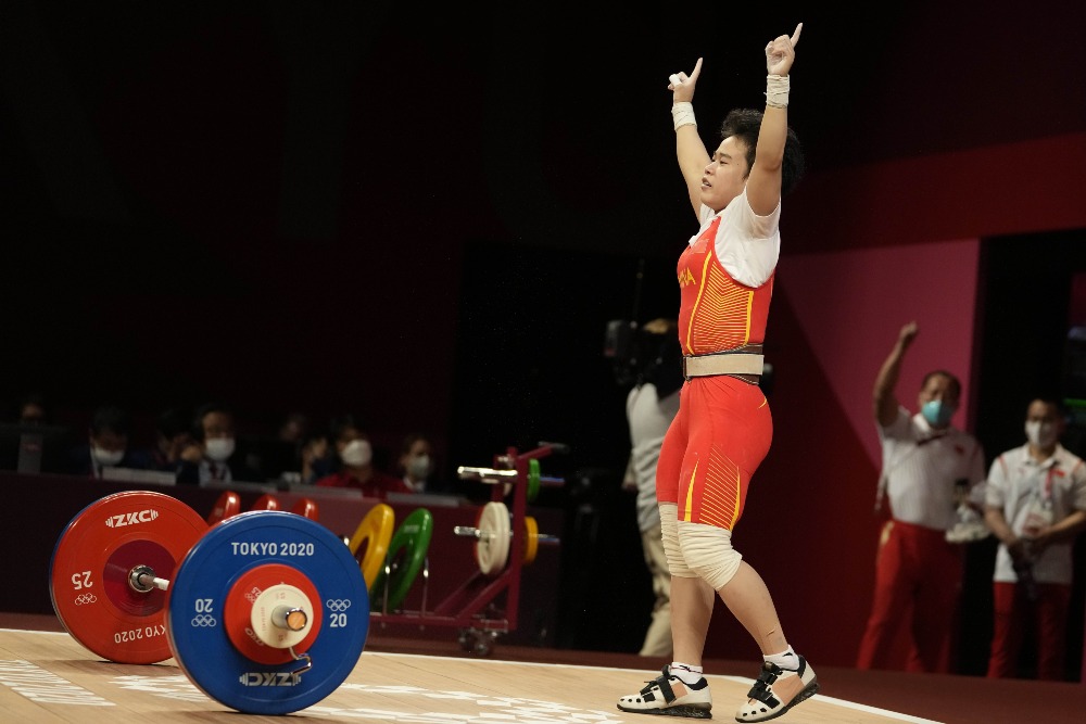 當代中國-體育運動-東京奧運侯志慧打破三項奧運紀錄奪得49公斤級舉重金牌