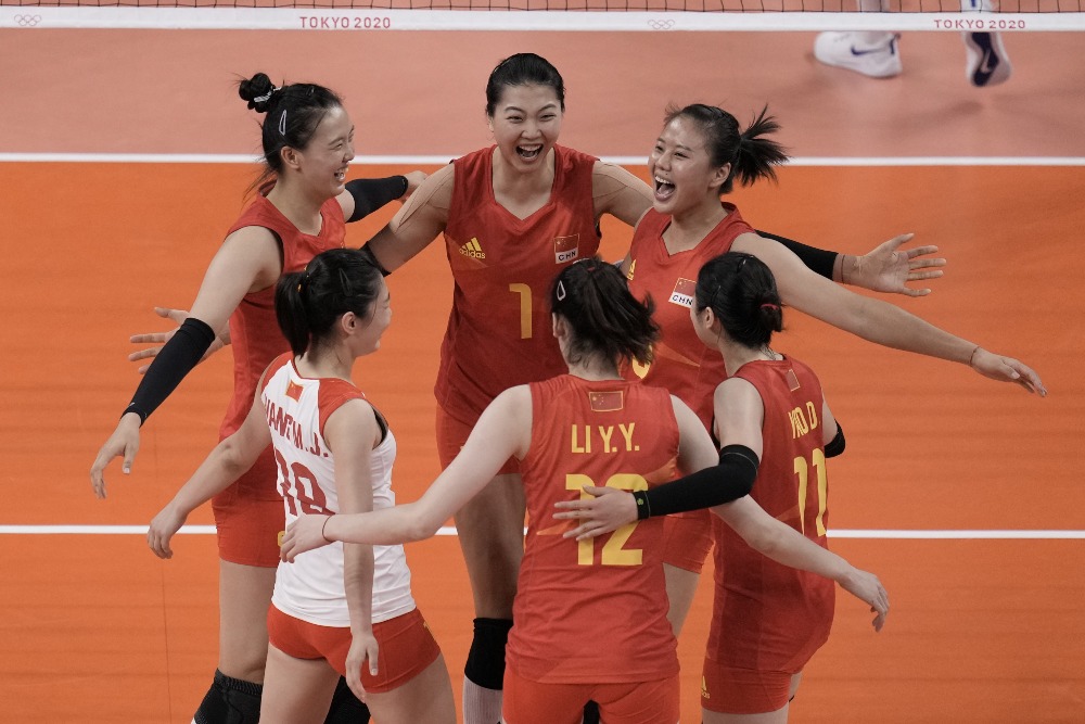 當代中國-體育運動-東京奧運中國女排奪得首勝