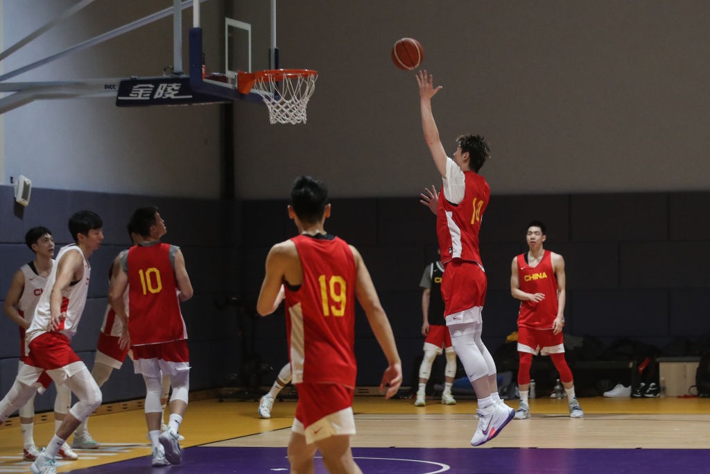 新一批入選中國男籃的球員，都較以往身材高大、體格強壯