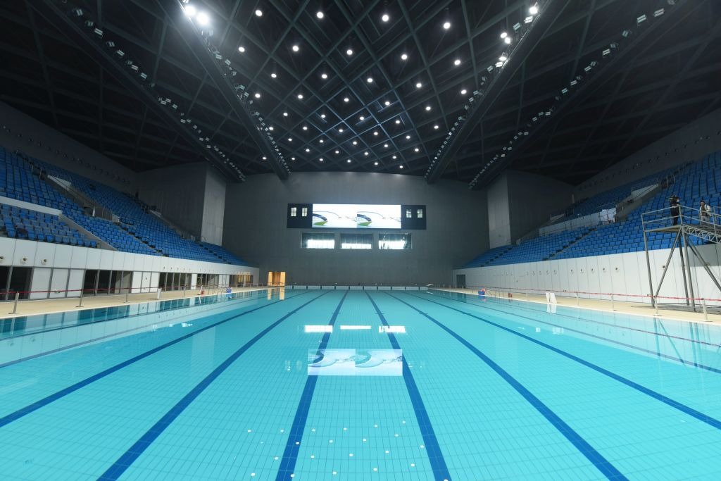 杭州奧體中心游泳館設有超過6,000個座位，是一個集訓練和比賽於一身的專業游泳館。