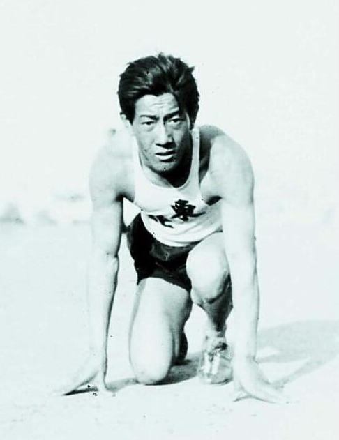 1932年,23歲的中國短跑好手劉長春參加美國洛杉磯奧運,雖然在100米和200米預算中被淘汰,但是確切成為「中國奧運第一人」。(網上圖片) 1932年,23歲的中國短跑好手劉長春參加美國洛杉磯奧運,雖然在100米和200米預算中被淘汰,但是確切成為「中國奧運第一人」。(網上圖片)