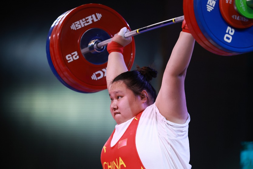 中國女子舉重運動員李雯雯 中國女子舉重運動員李雯雯是女子舉重87公斤以上級抓舉、挺舉和總成績三項世界紀錄保持者。