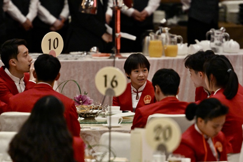 全红婵出席欢迎晚宴 国家队代表团访港,全红婵出席欢迎晚宴
