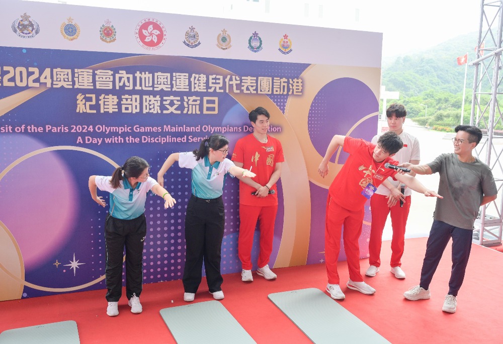 潘展乐、覃海洋、孙佳俊示范游泳技巧 国家队代表团访港,潘展乐、覃海洋、孙佳俊示范游泳技巧