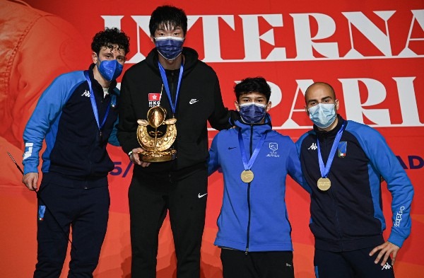 當代中國-運動健兒-19歲奪亞洲花劍冠軍 張家朗由「少年劍神」到奧運金牌得主