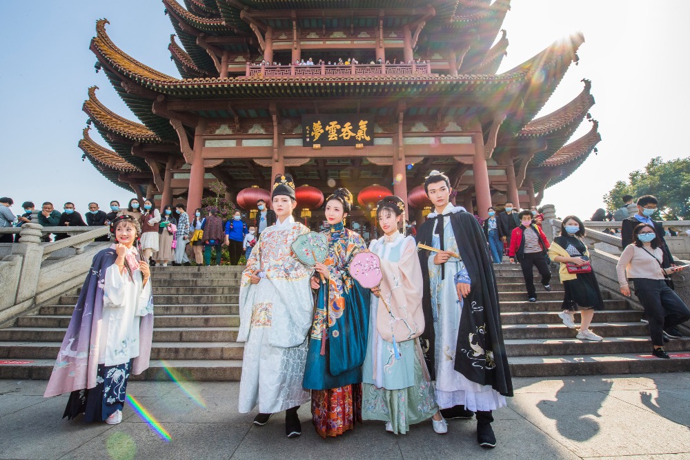 當代中國-漢服市場100億 當代中國-漢服市場100億
