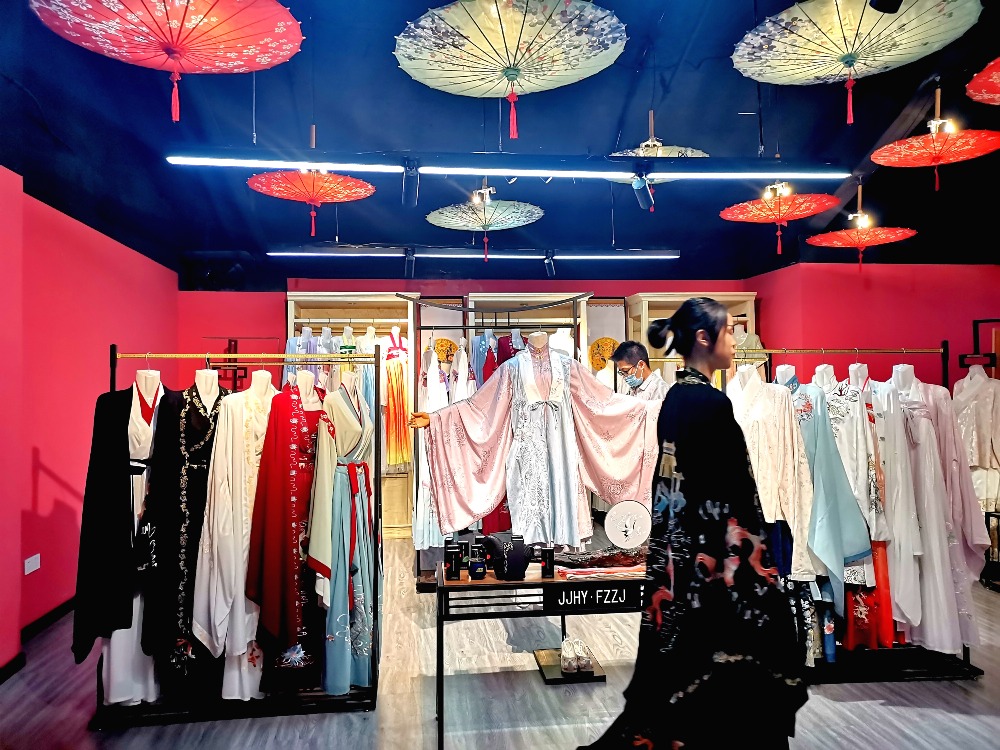 當代中國-漢服市場100億 當代中國-漢服市場100億