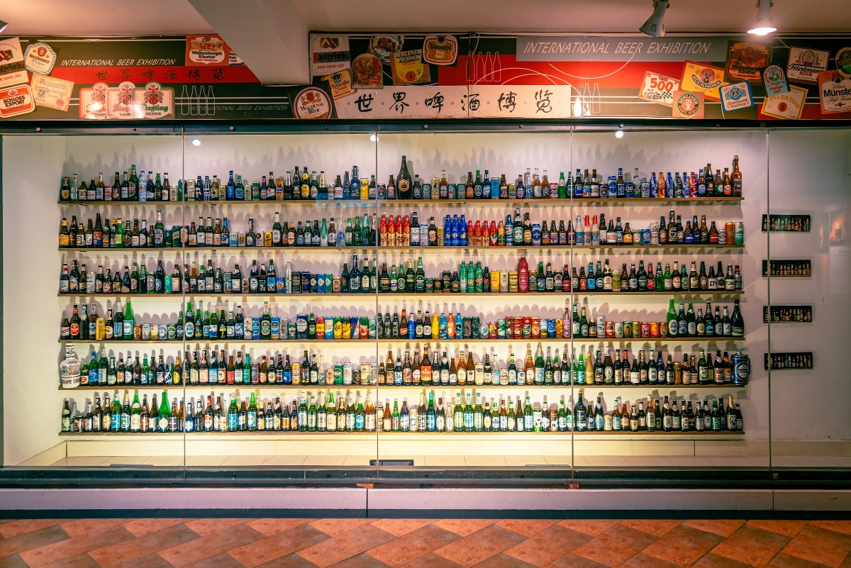 青島啤酒博物館陳列世界各地啤酒收藏。