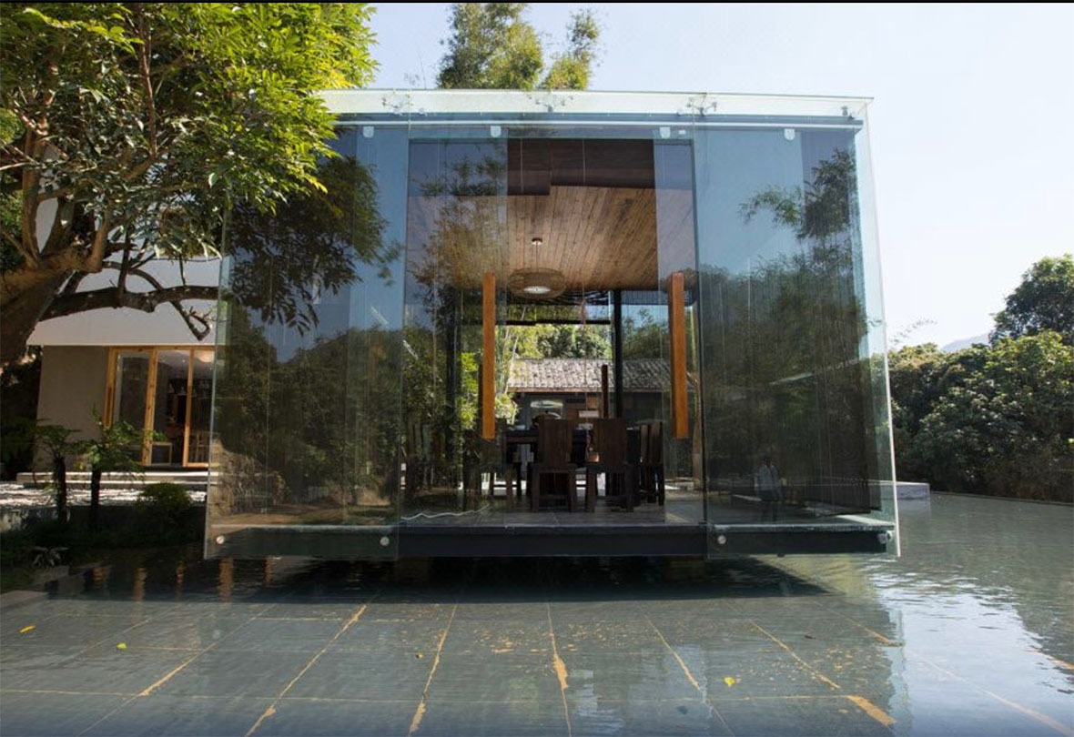 玻璃房採用透光設計，將自然光帶入室內，增添了環保元素。