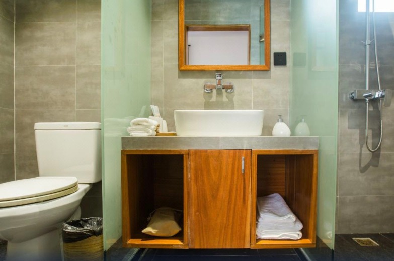 洗手間及浴室採用了乾濕分離的設計，除了配合簡約設計外，令地方整潔乾淨。 (圖片來源：Trip.com)   
