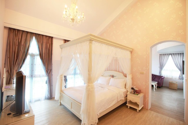 希格瑪民宿客房，均以法式典雅風設計。 