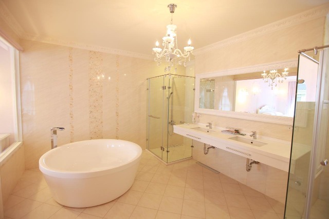 希格瑪民宿客房的浴室，採用乾濕分離設計，還配上很大的窗户，觀賞風景，享受極緻!  