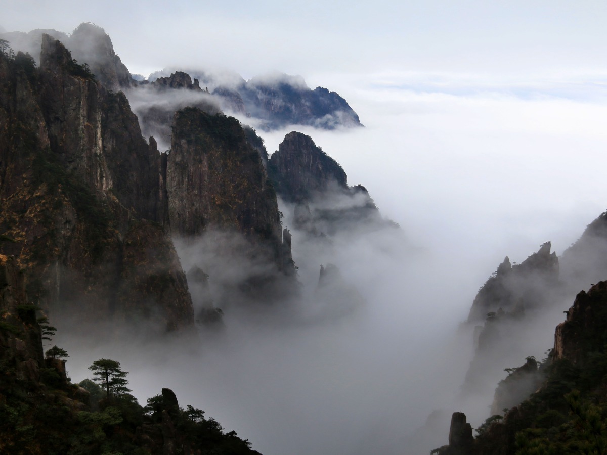 當代中國-中國旅遊-中國旅遊獨有美景黃山冬季賞霧凇雲海