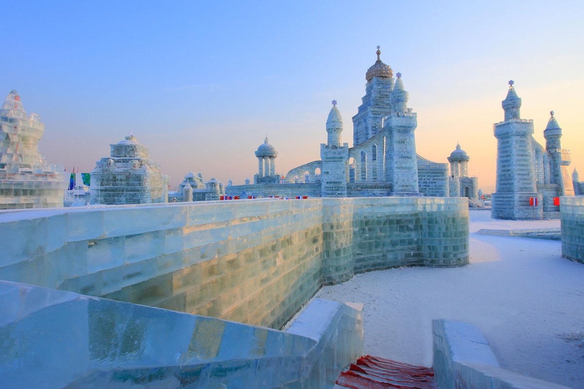 每年一度的哈爾賓國際冰雪節，具有濃郁的歐陸風情，成為中國首批優秀旅遊城市和歷史文化名城之一。