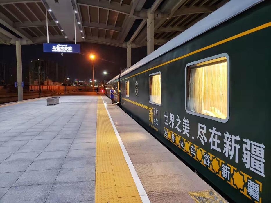 當代中國-潮遊生活-旅遊風物-新東方快車 當代中國-潮遊生活-旅遊風物-新東方快車