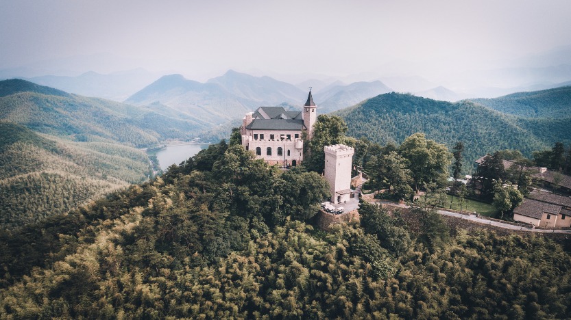 Naked Castle, Moganshan