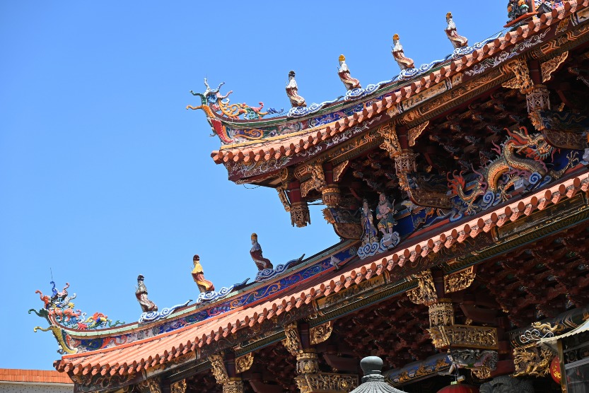 泉州元妙觀 泉州元妙觀垂脊上中的剪瓷雕