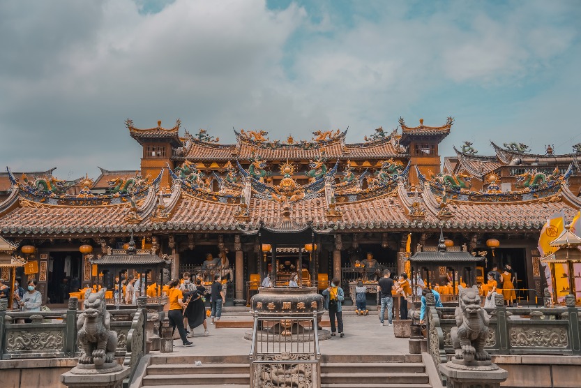 泉州關岳廟 關岳廟正門,香火鼎盛